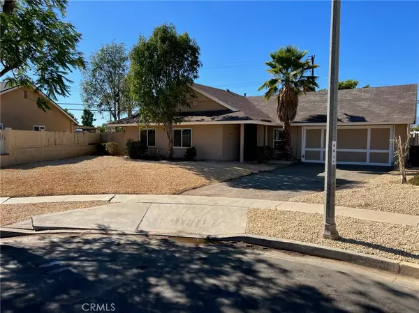 Corona, CA 92879,421 Royal CIR