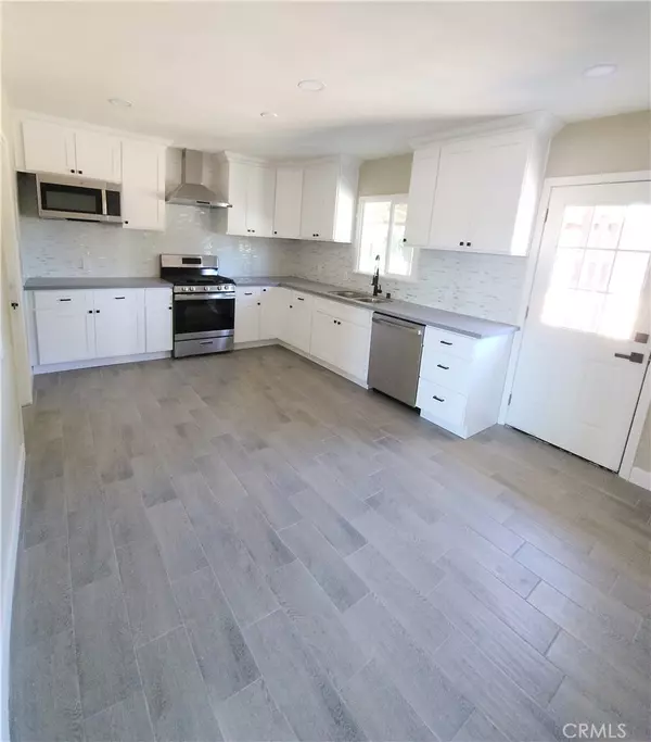 Corona, CA 92882,826 Wyval Ave