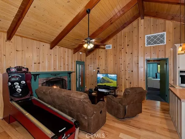 Crestline, CA 92325,264 Forest CIR