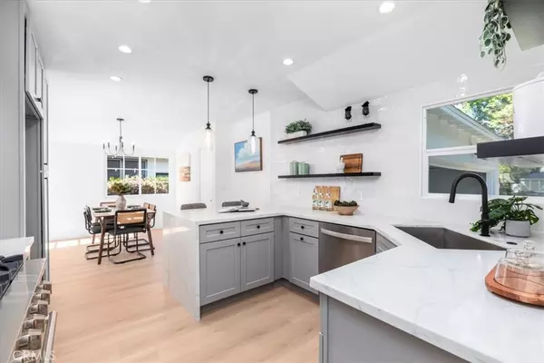 Sherman Oaks, CA 91411,5447 Columbus AVE