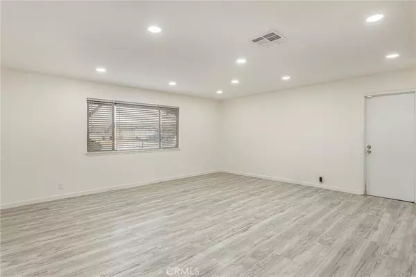 Apple Valley, CA 92307,19891 Talihina RD