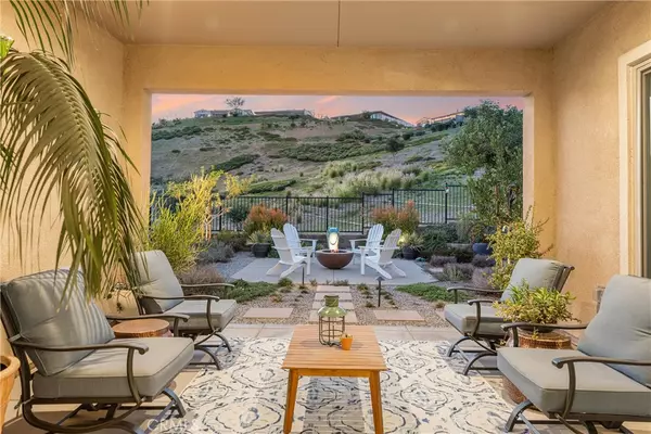 Corona, CA 92883,24674 Crestley DR