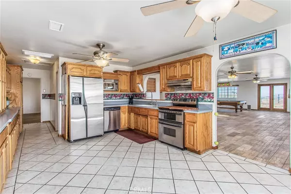 Oak Hills, CA 92344,7045 Oak Hill RD