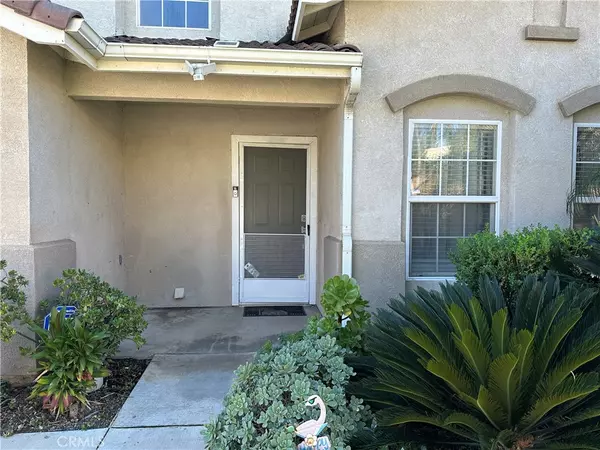 Corona, CA 92883,8941 Carnation