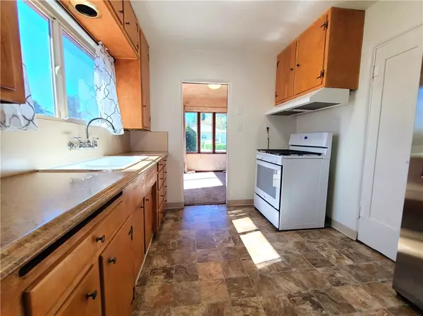 Redlands, CA 92374,902 College AVE