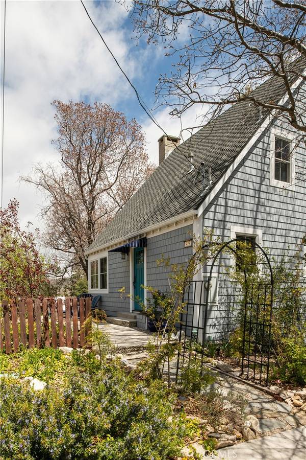 Lake Arrowhead, CA 92352,419 Hemlock