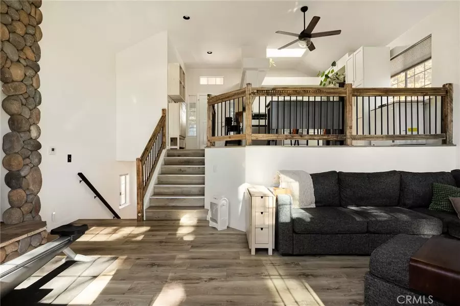 1215 Scenic Way, Rimforest, CA 92378