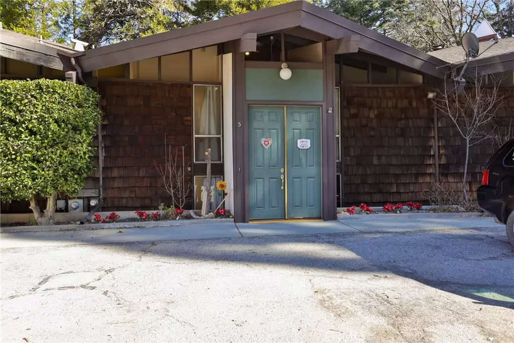 Twin Peaks, CA 92391,872 Sierra Vista #5