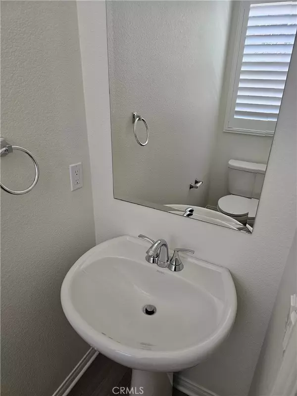 Ontario, CA 91761,3937 E Carmel Privado