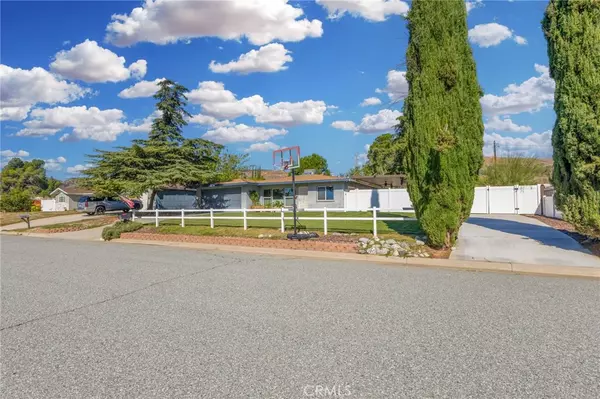 Banning, CA 92220,651 W King