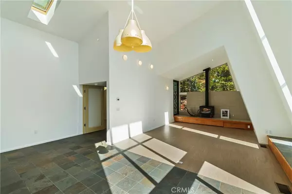 Running Springs, CA 92382,22 Holly DR