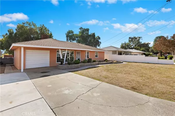 Fontana, CA 92335,17229 Hibiscus