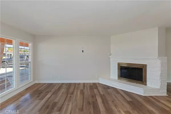 Fontana, CA 92335,17229 Hibiscus