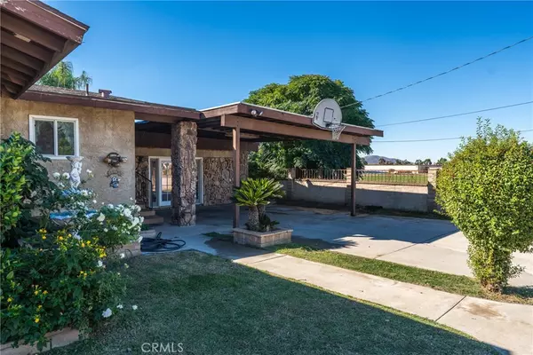 Redlands, CA 92374,831 W Lugonia