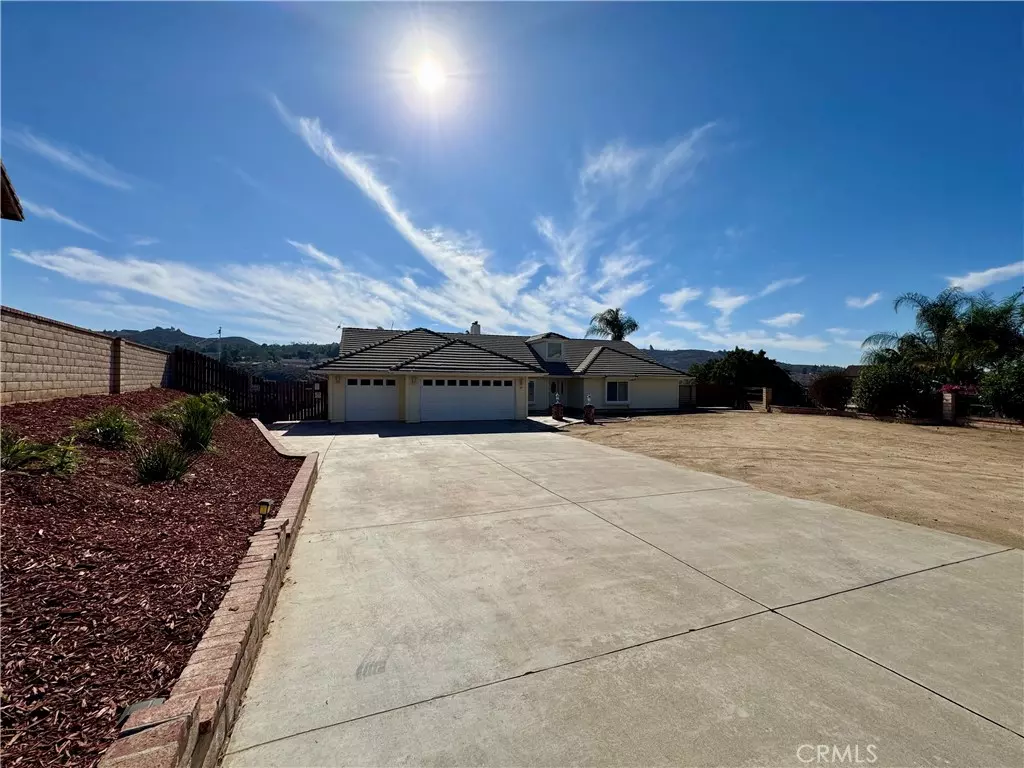 Riverside, CA 92504,15605 Terraceview CT