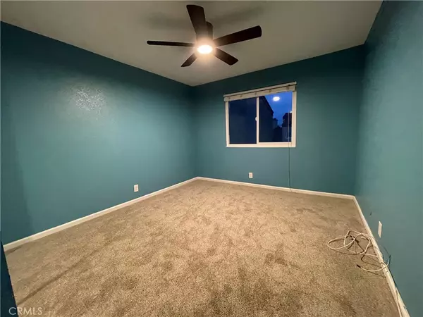 Fullerton, CA 92835,2753 Via Segovia #5