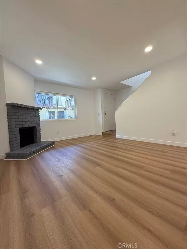 Fontana, CA 92335,9100 Acacia #9