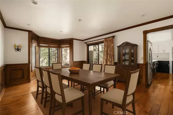 Lake Arrowhead, CA 92352,407 Giant Oak