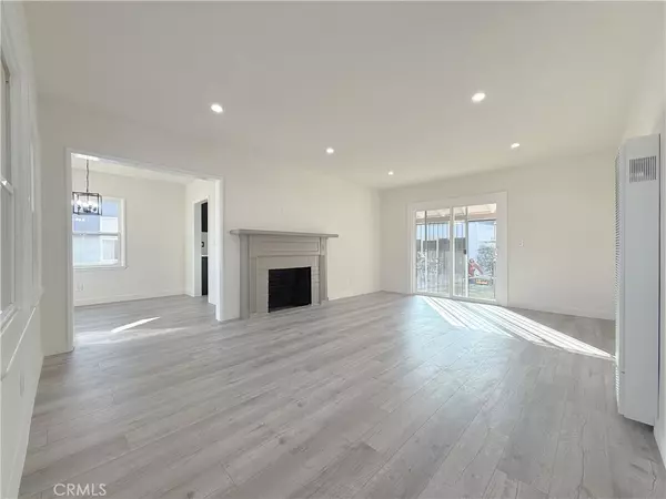 Compton, CA 90221,1215 N Chester AVE