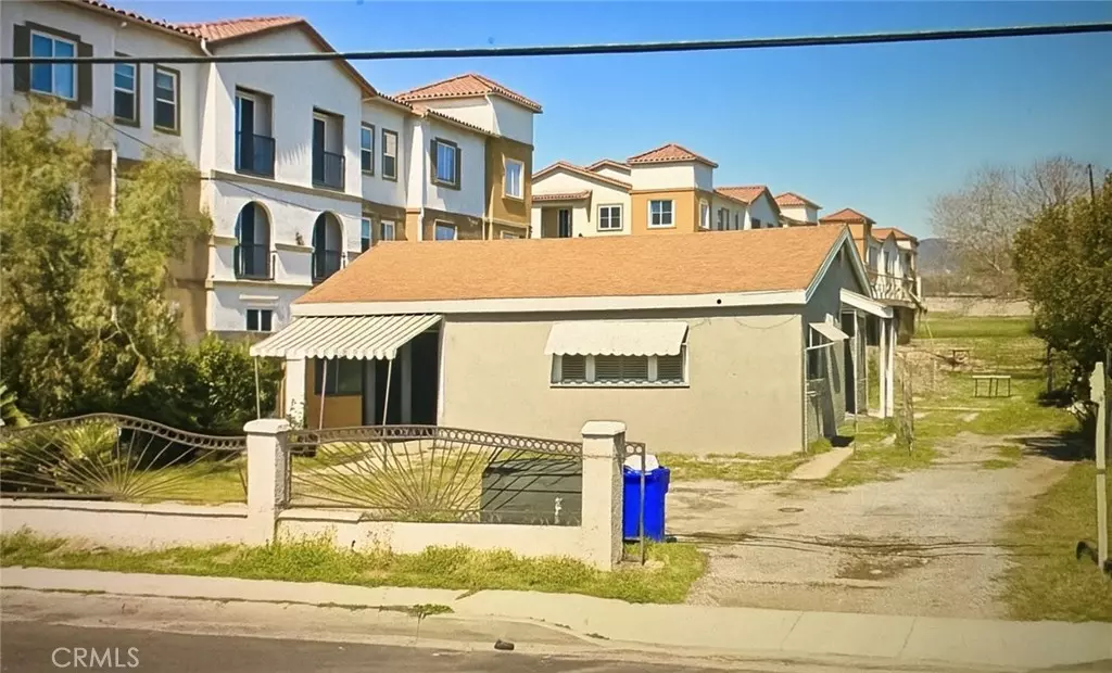 Fontana, CA 92335,16246 Arrow BLVD