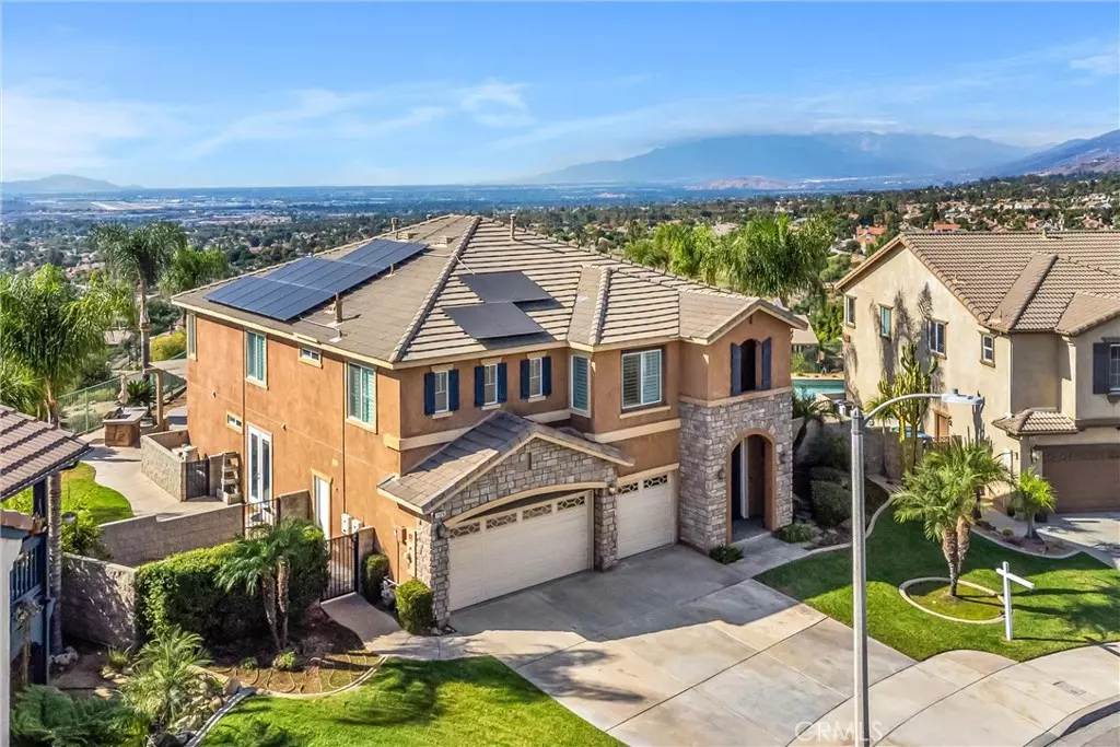 Highland, CA 92346,7526 Tioga LN