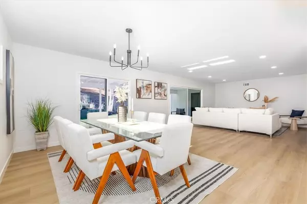 Woodland Hills, CA 91364,4793 Excelente DR