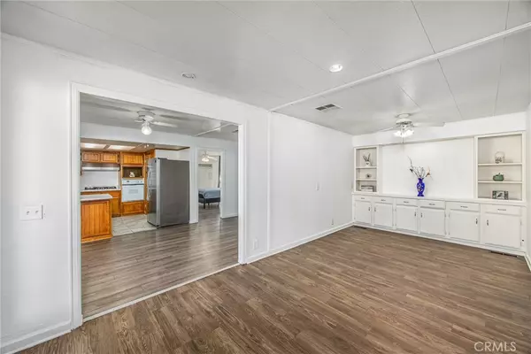 Redlands, CA 92374,626 N Dearborn Street #56