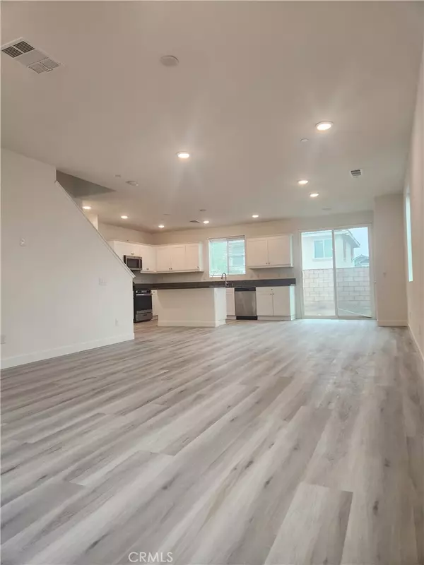 Fontana, CA 92336,16137 Blue Iris ST