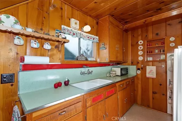 Twin Peaks, CA 92391,620 Cedar LN