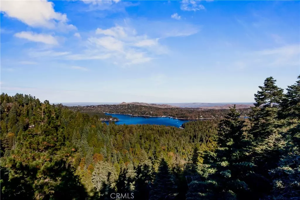 Lake Arrowhead, CA 92385,813 Greenbriar DR