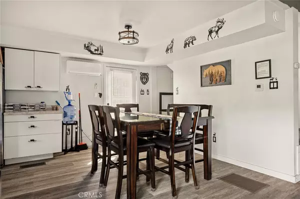 Lake Arrowhead, CA 92352,28224 Larchmont LN