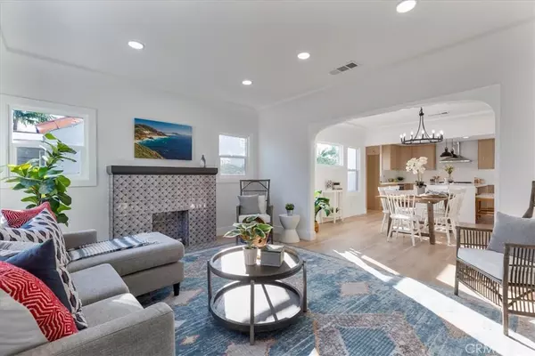 Los Angeles, CA 90016,2143 S Redondo BLVD