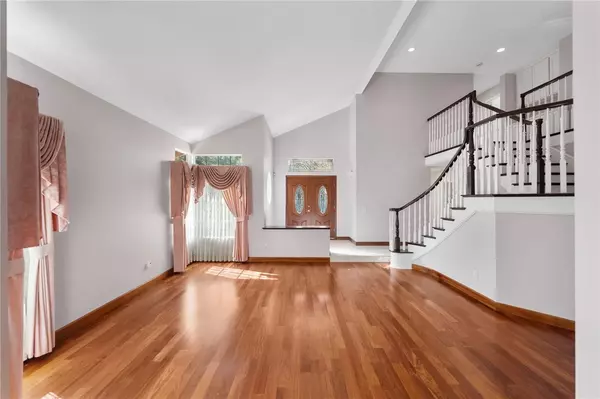 Corona, CA 92882,1611 San Almada