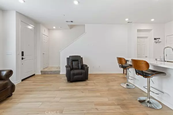 Rialto, CA 92376,975 W Clover