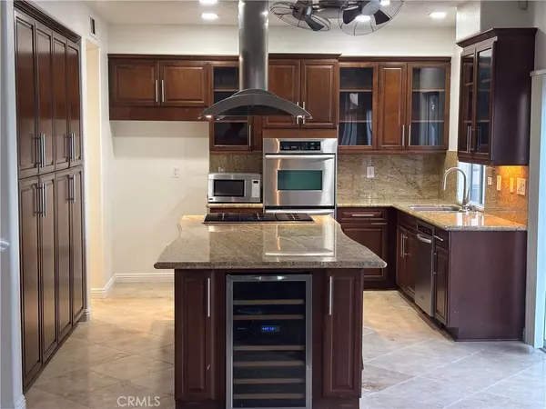 Corona, CA 92881,1477 Floral Park