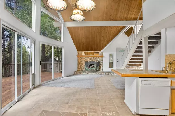 Lake Arrowhead, CA 92352,414 Grass Valley