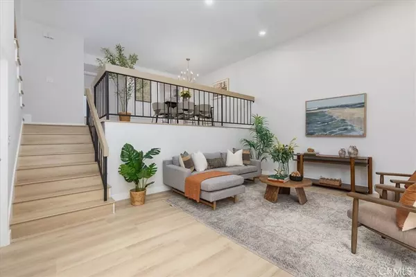 Encino, CA 91316,17150 Burbank BLVD #25