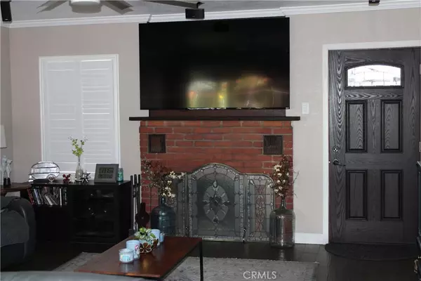 Ontario, CA 91762,312 W I