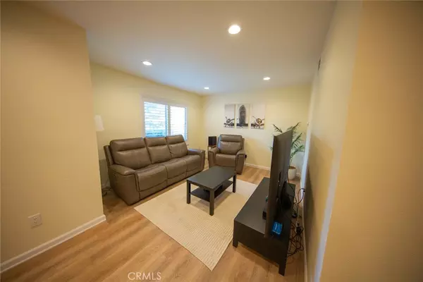 Corona, CA 92882,1531 Camelot