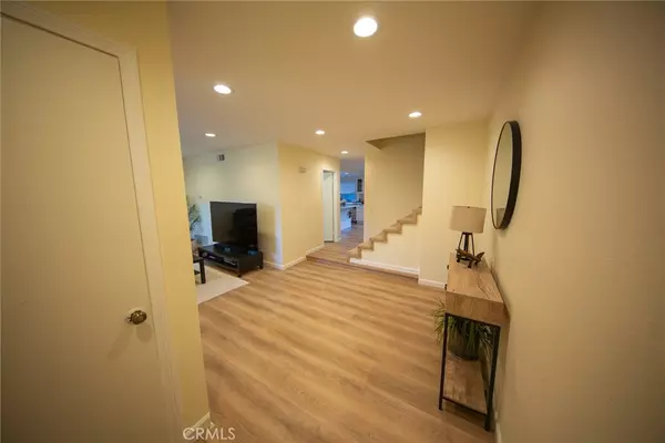 Corona, CA 92882,1531 Camelot