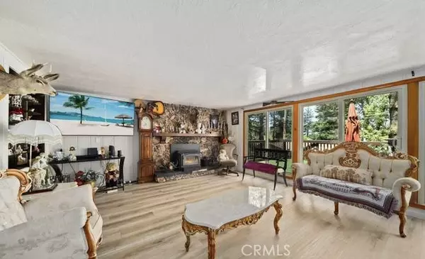 Crestline, CA 92325,23095 Balsam