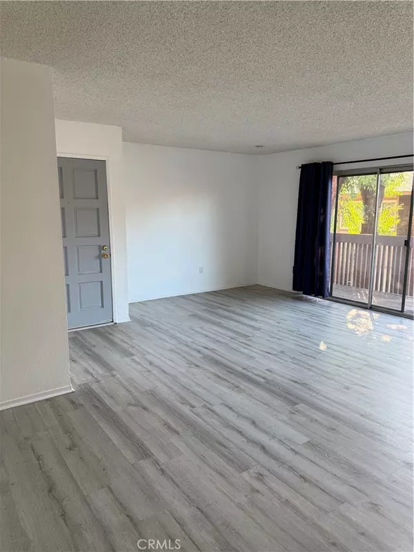 Santa Ana, CA 92701,1056 Cabrillo Park DR #G