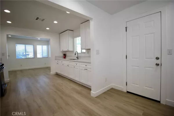 Corona, CA 92882,836 W 9th ST