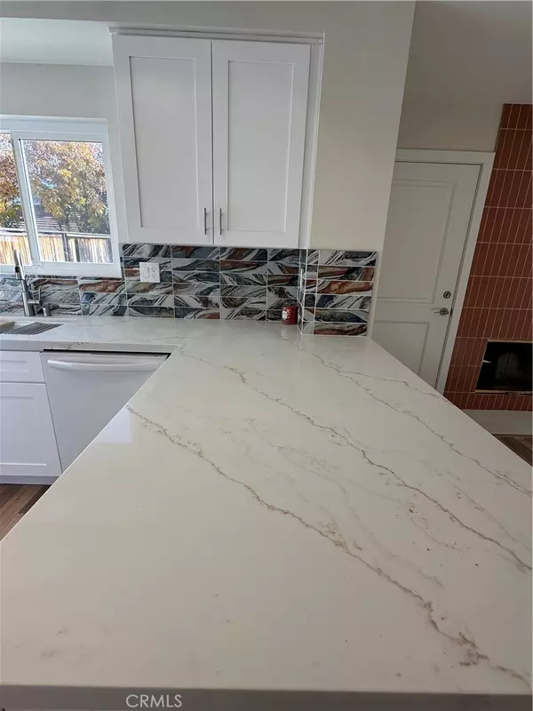 San Jacinto, CA 92583,1054 E. Commonwealth AVE