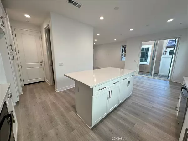 Santa Paula, CA 93060,1855 Jojoba DR