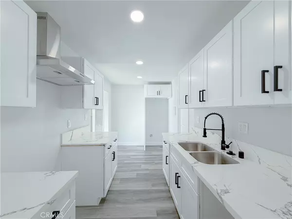 Compton, CA 90220,14528 S Corlett ST