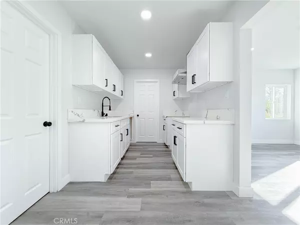 Compton, CA 90220,14528 S Corlett ST