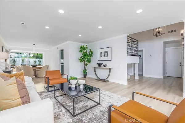 Woodland Hills, CA 91364,4401 Cezanne AVE