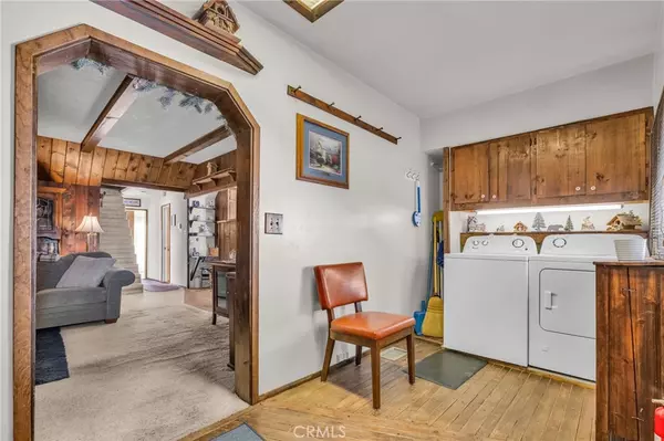 Crestline, CA 92325,23023 Oak LN