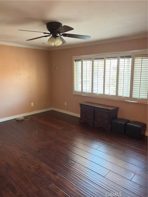 Duarte, CA 91010,1132 calle adra